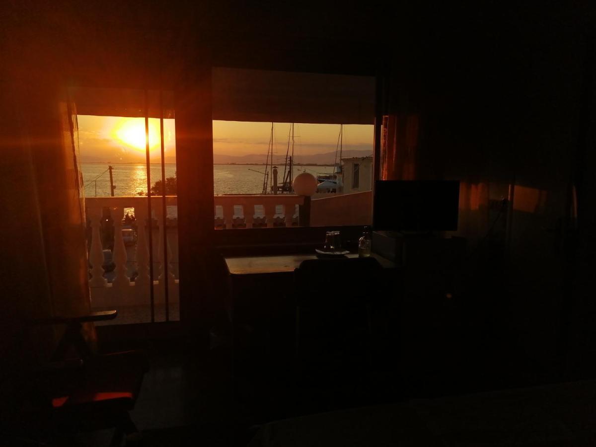 Hotel Holiday Keramoti  Bagian luar foto